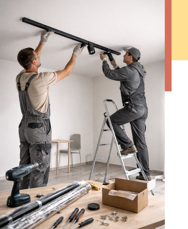 Установка трековых светильников в натяжной потолок в Саянске от 4273 руб. | ОТДЕЛОЧНИК-Сск